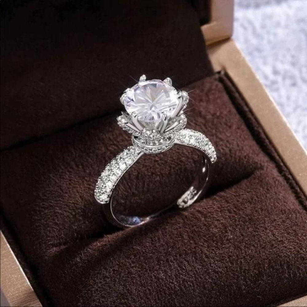 NEW ENGAGEMENT 925 STERLING SILVER RING, CUTE RING, SHINY RING. - Picture 5 of 5